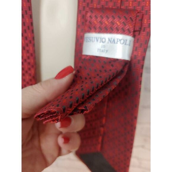 Vesuvio Napoli VINTAGE Men's Red/Black Handkerchief & Tie Set. - Picture 9 of 9